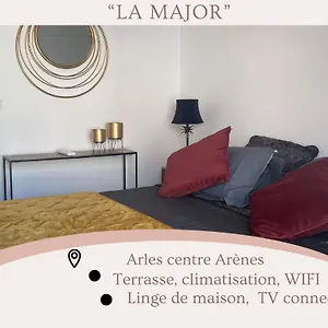 charmante-maison-avec-vue-sur-les-arnes-darles.fr-provencehotel.com/